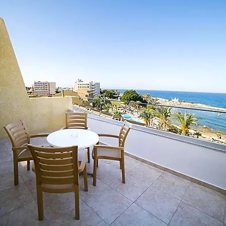 فندق Myroandrou 3*